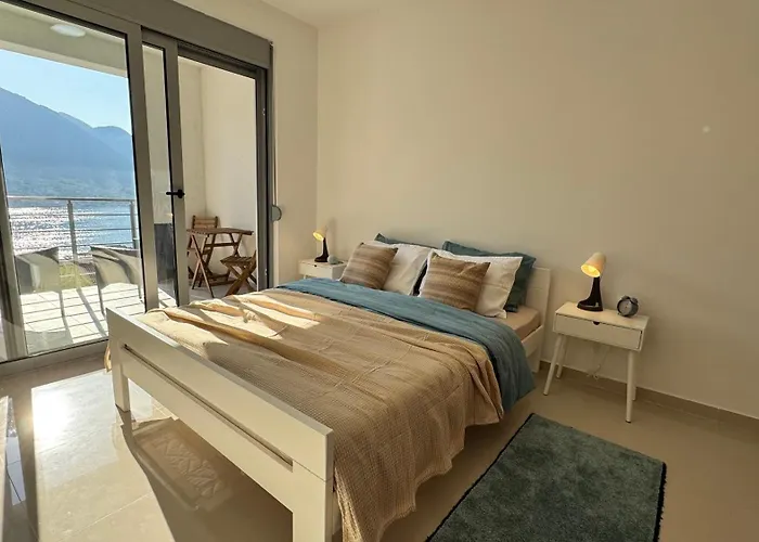 2Montenegro Vista Apartments